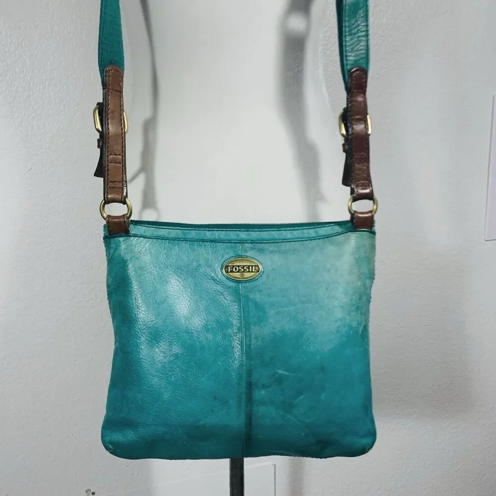 Fossil Explorer Crossbody Purse Teal Leather With 3 Zippers Purse